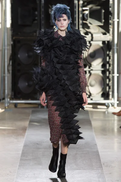 Look 49